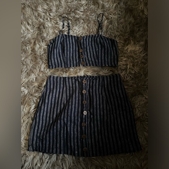 Women’s Forever21 Pinstripe Mini Skirt & Crop Top Coordinating Set / Outfit - Picture 13 of 13